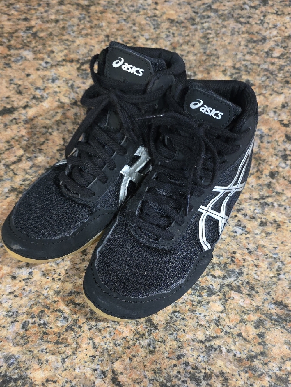 Asics Black and White High-Top Wrestling Shoes Size 2Y